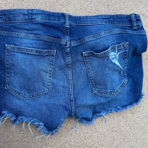Distressed Blue Denim Women Shorts H&M Size 10 - Picture 5 of 6